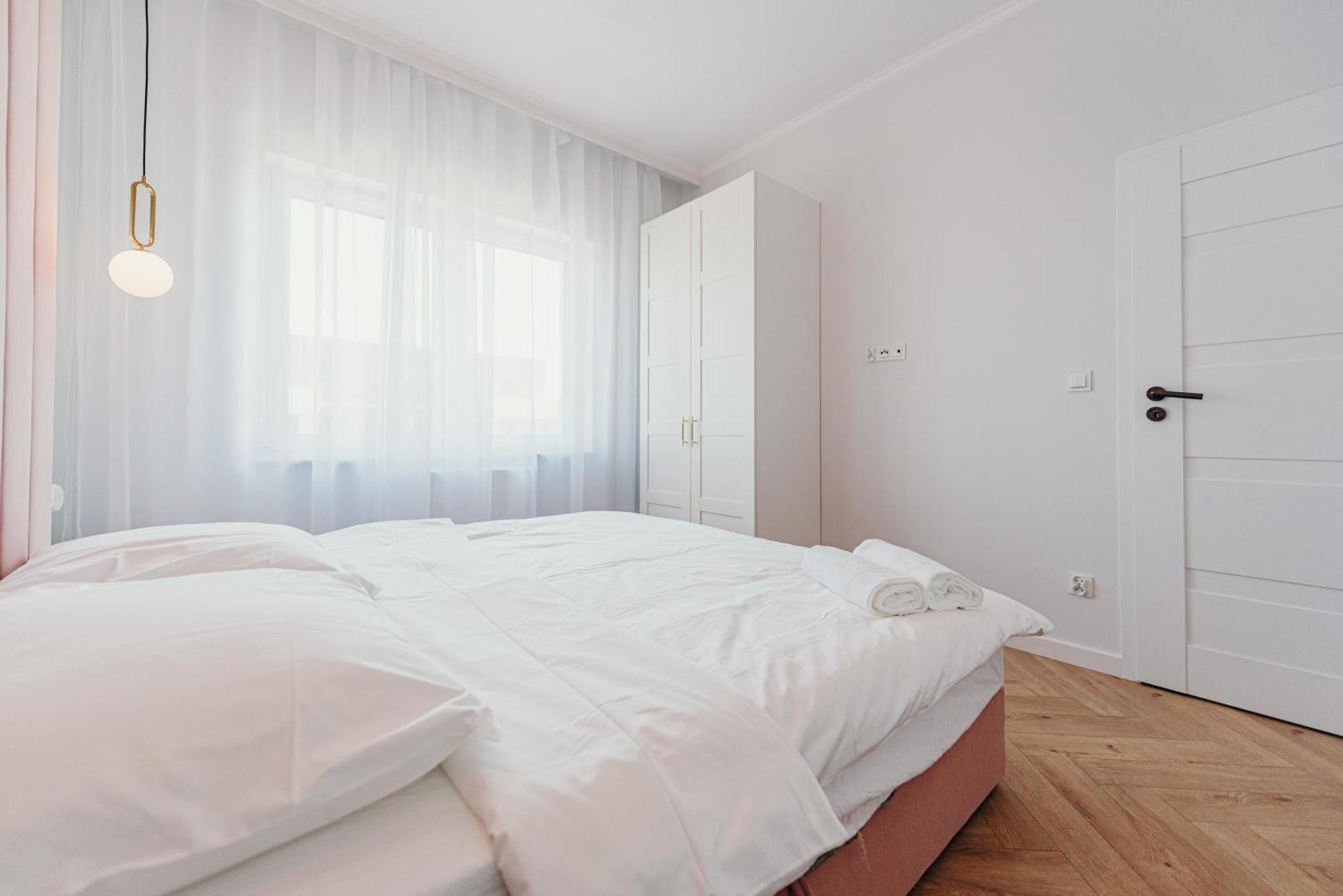 3 Bedrooms Premium Bella Rosa For 8 Guests With Ac And Underground Parking Rzeszow Exterior photo